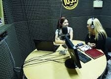Junto-a-Sofia-Baldi-en-Radio-Escobar.