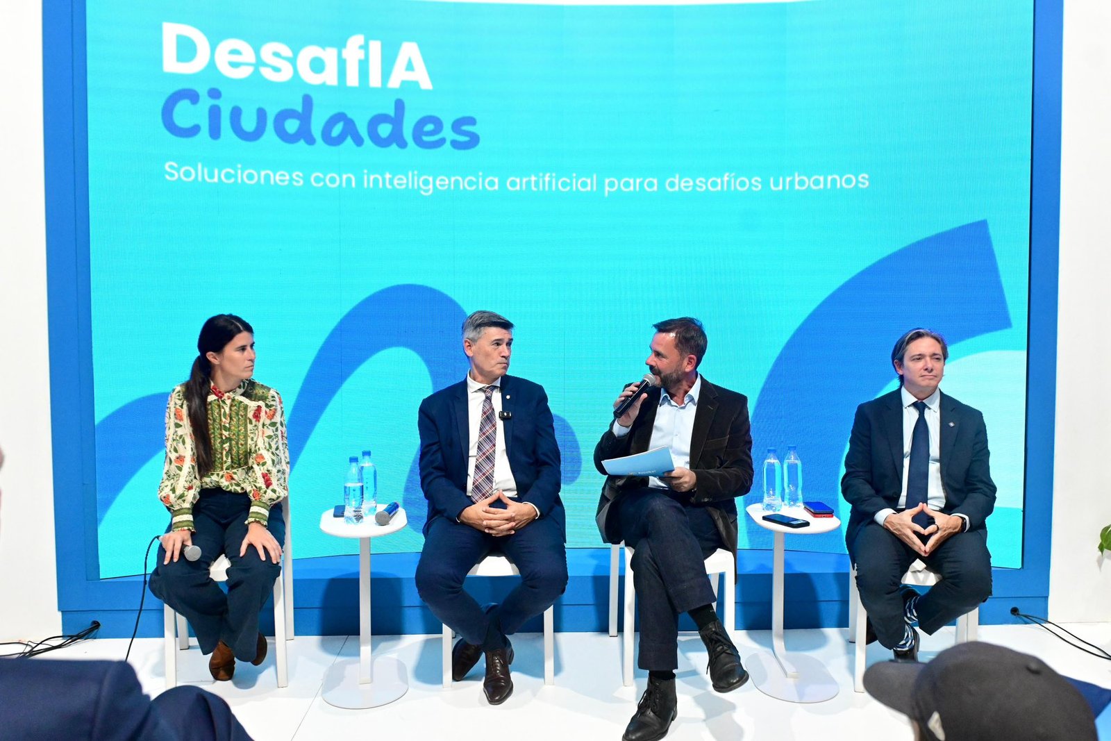 Feria del Libro: <b>Inteligencia Artificial</b> en gobiernos locales - Escobar a Diario thumbnail
